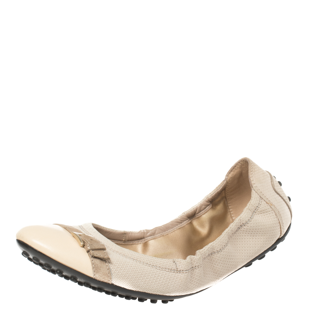 Tod's Beige/Cream Textured Suede And Leather Buckle Detail Scrunch Ballet Flats Size 38