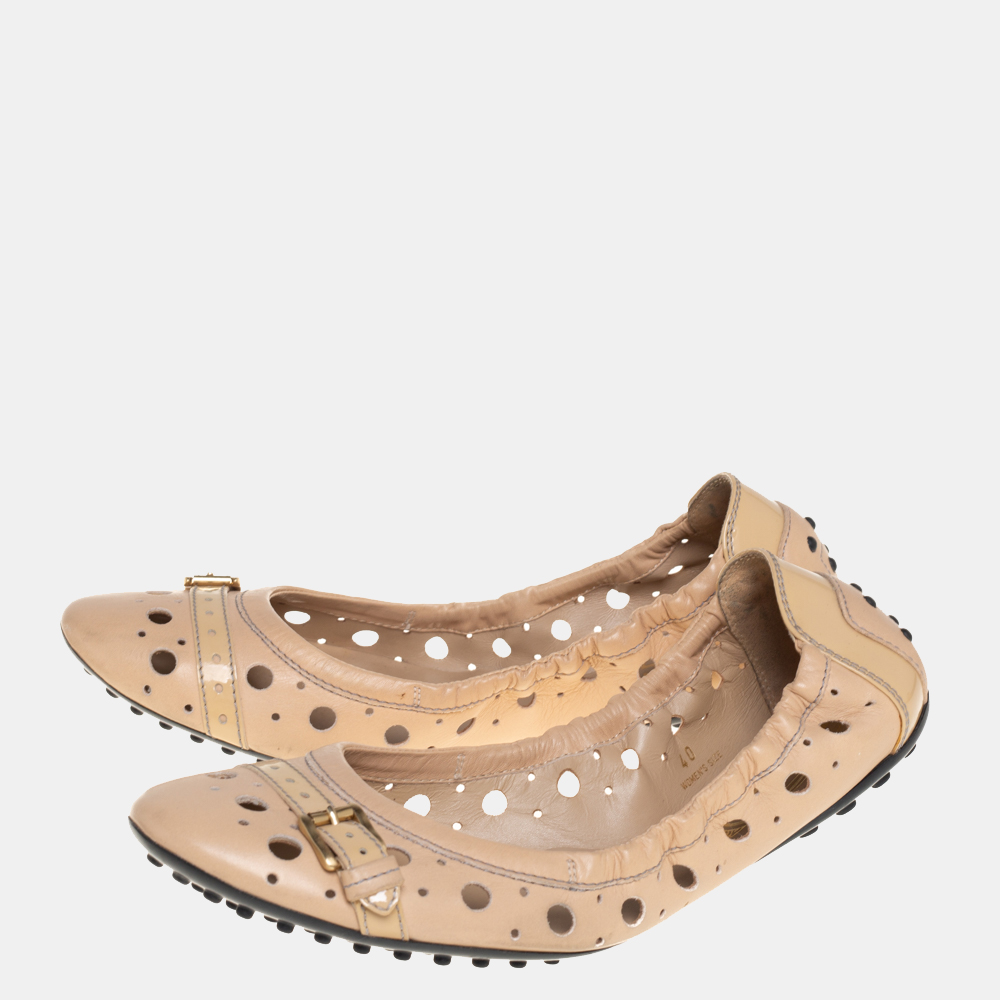 Tod's Beige Leather And Patent Circle Laser Cut Scrunch Ballet Flats Size 40