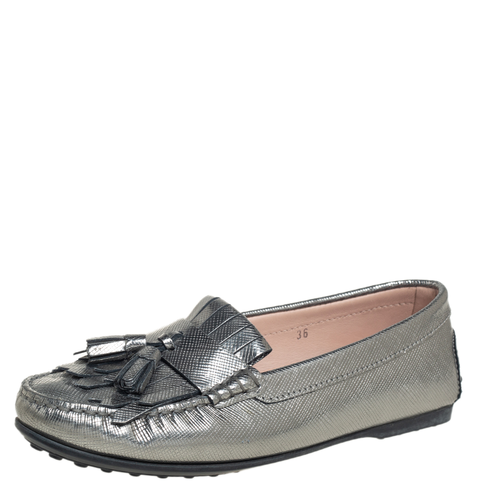Tods Metallic Silver Leather Gommino Fringed Loafers Size 36