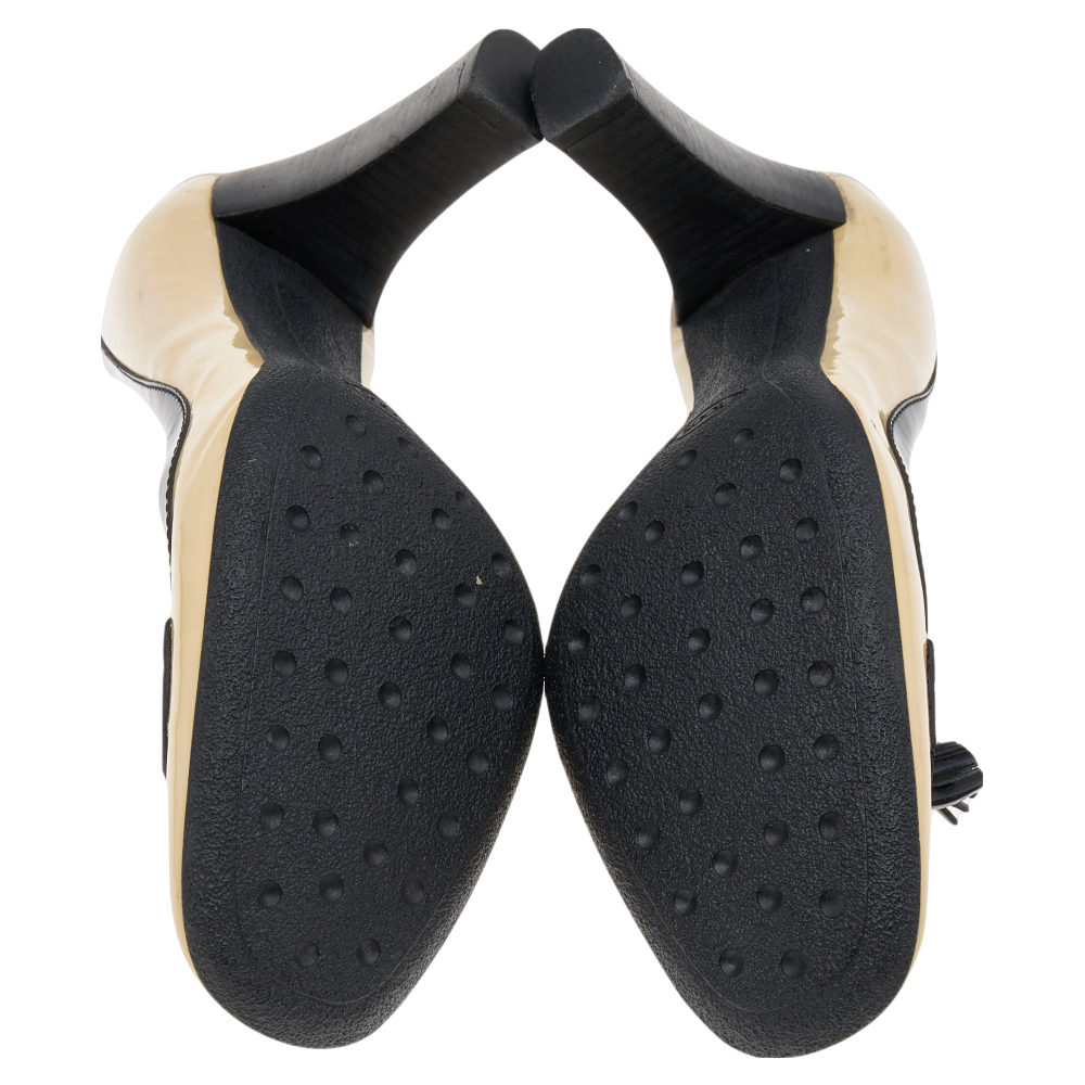 Tod's Beige/Black Patent Leather Tassel Loafer Pumps Size 41