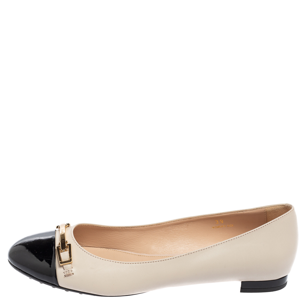 Tod's Off-White/Black Leather and Patent Cap-Toe Buckle Ballet Flats Size
Tod's Off-White/Black Leather and Patent Cap-Toe Buckle Ballet Flats Size