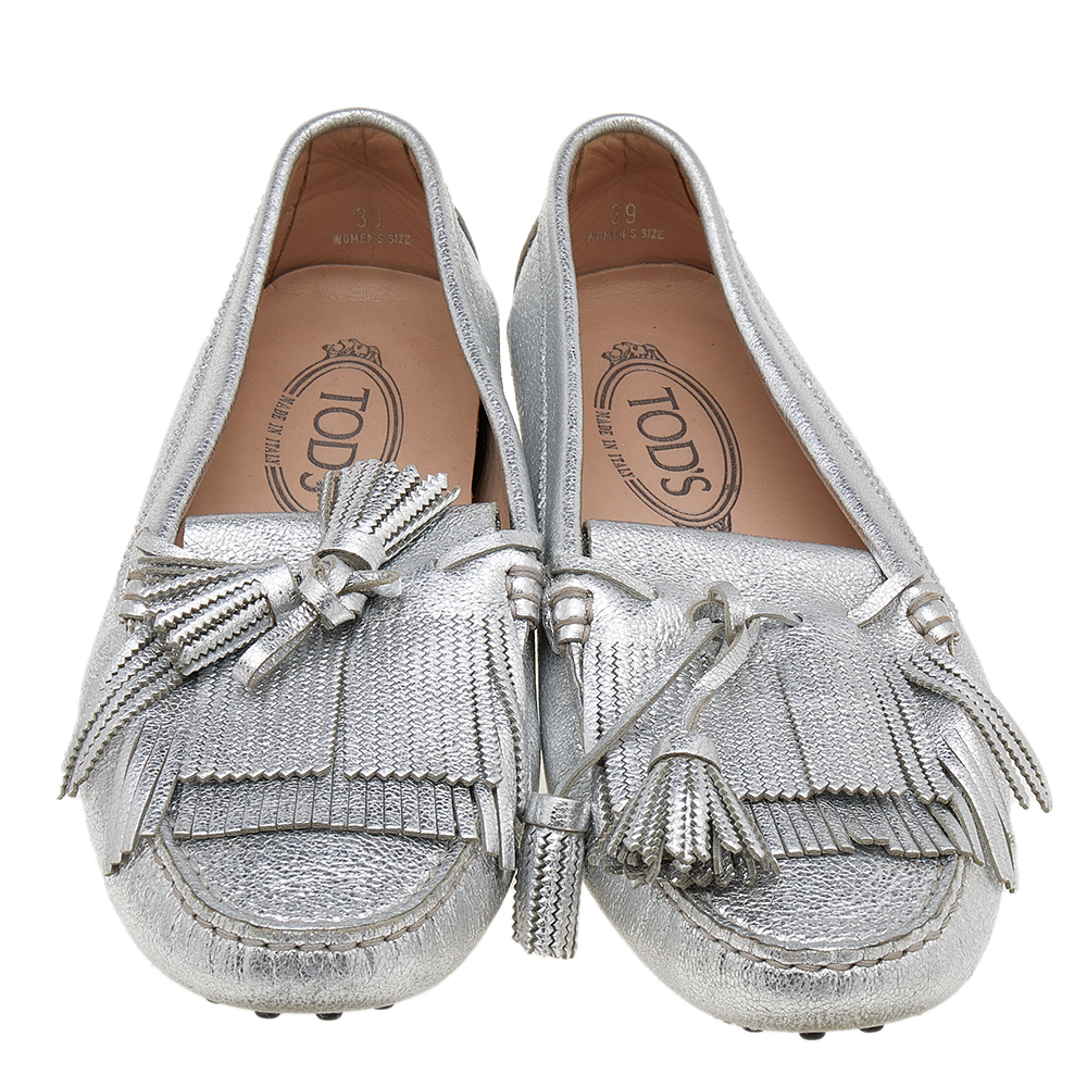 Tod's Silver Leather Tassel Bow And Fringe Slip On Loafers Size 39
