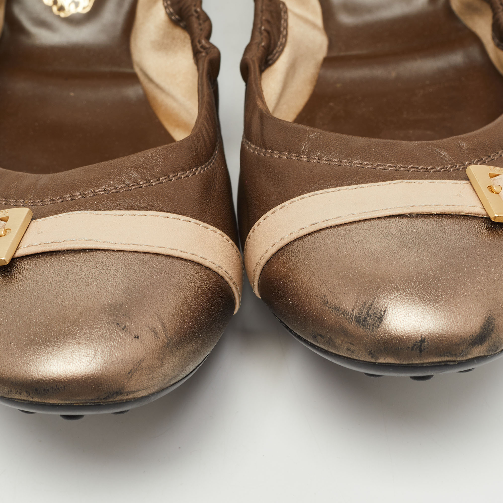 Tod's Brown/Metallic Leather Cap Toe Buckle Detail Scrunch Ballet Flats Size 38.5