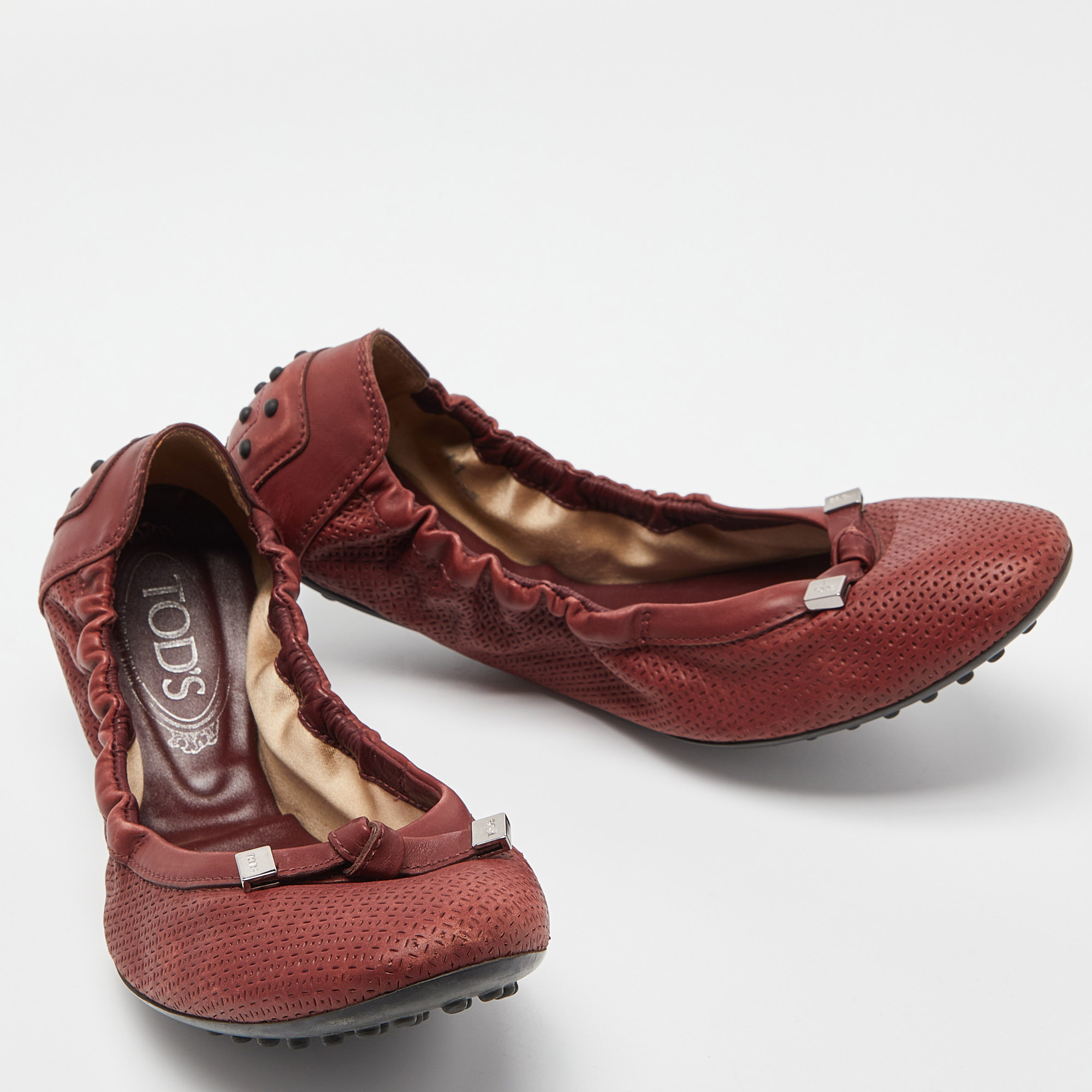 Tod's Burgundy Leather Bow Scrunch Ballet Flats 41