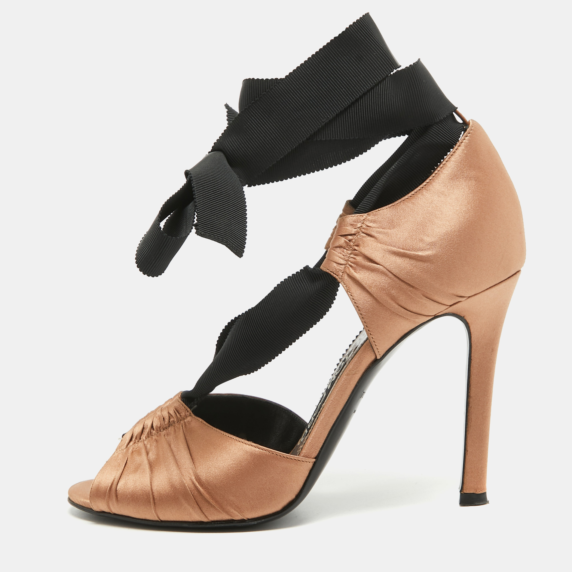 Tom ford gold satin d'orsay pumps size 37