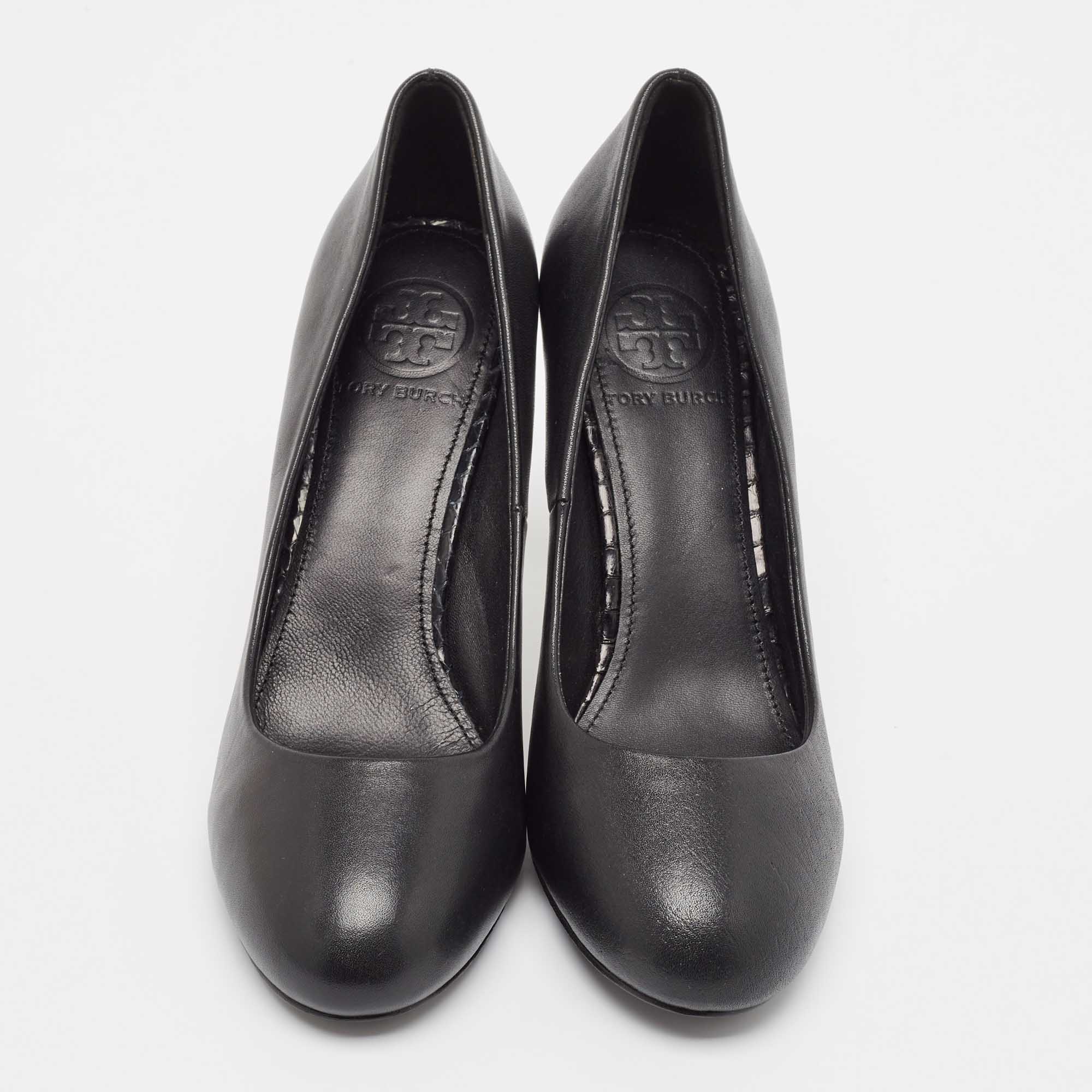 Tory Burch Black Leather Round Toe Pumps Size 37.5