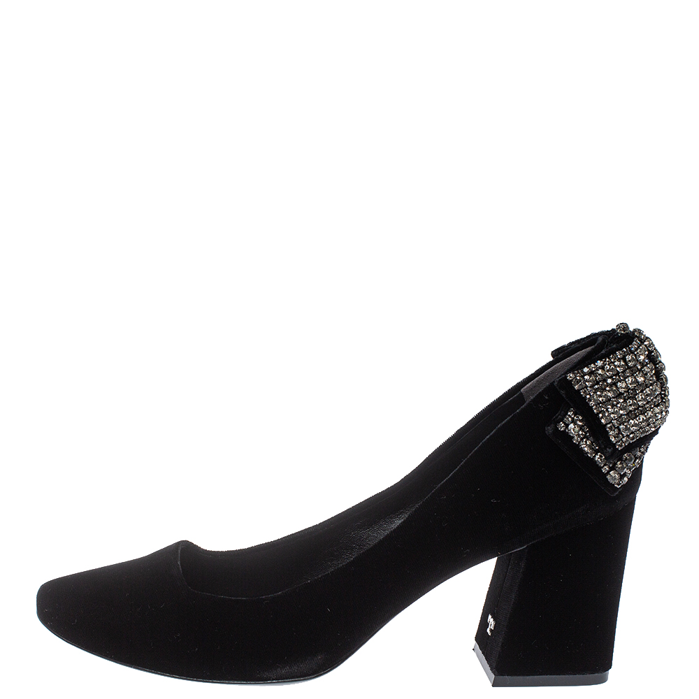 Tory Burch Black Velvet Josephine Pumps Size 
Tory Burch Black Velvet Josephine Pumps Size
