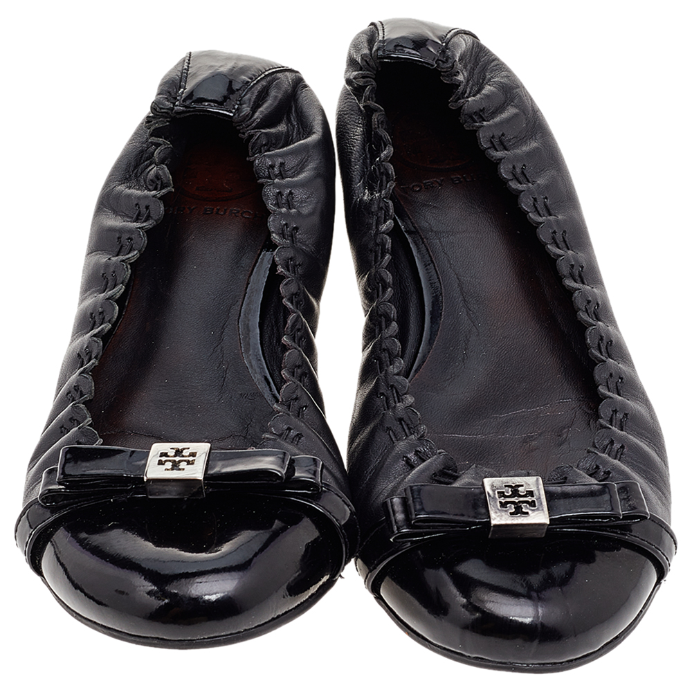 Tory Burch Black Leather And Patent Leather Cap Toe Ballet Flats Size 38