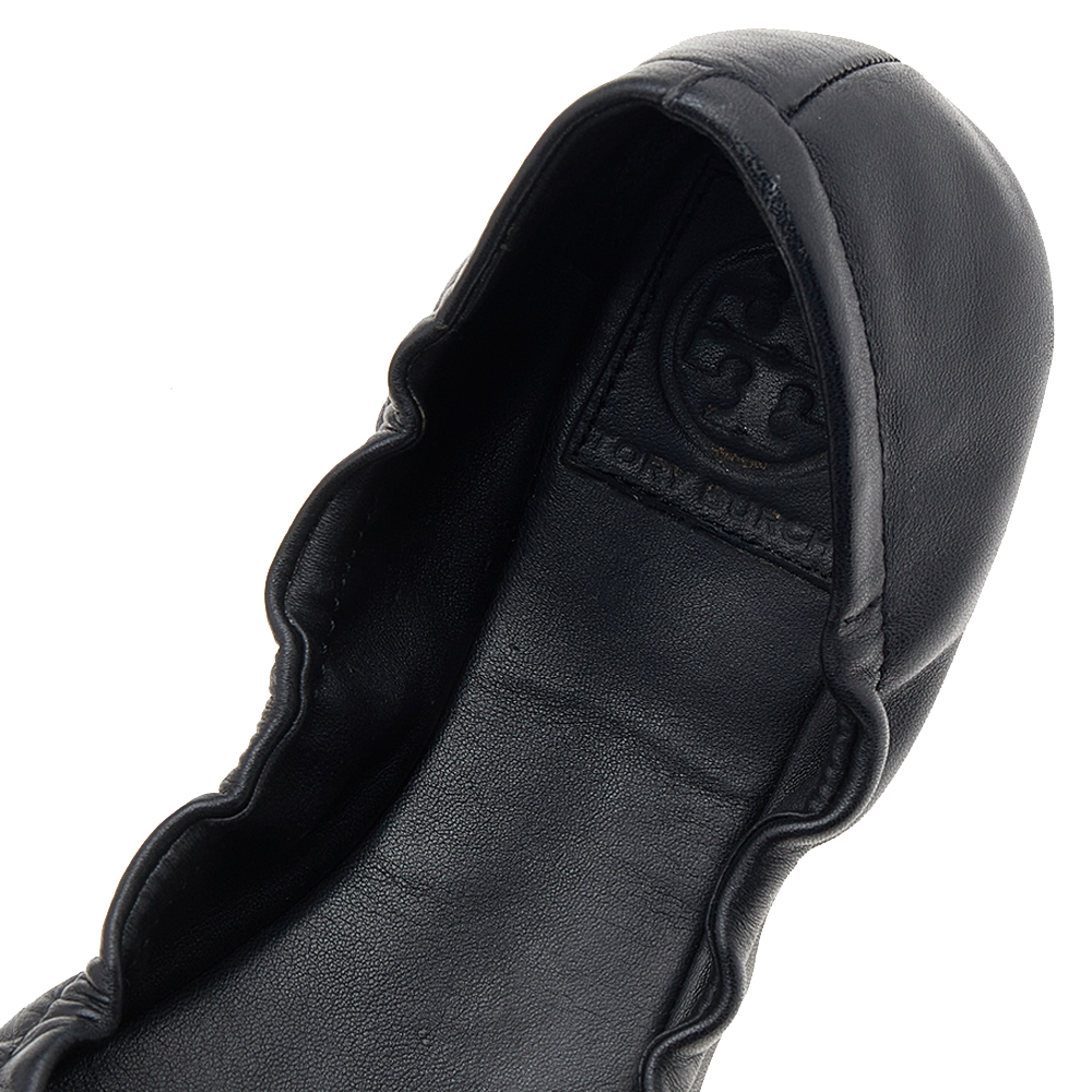 Tory Burch Black Leather Slip On Flats Size 39