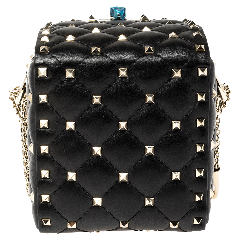 Valentino Black Quilted Leather Rockstud Spike Cube Chain Crossbody Bag 
Valentino Black Quilted Leather Rockstud Spike Cube Chain Crossbody Bag