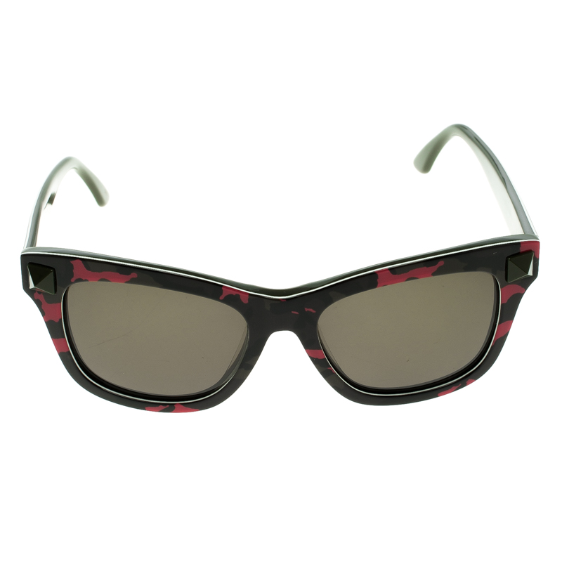 Valentino Pink Camouflage V670SC Rockstud Wayfarer Sunglasses, Multicolor
Valentino Pink Camouflage V670SC Rockstud Wayfarer Sunglasses, Multicolor