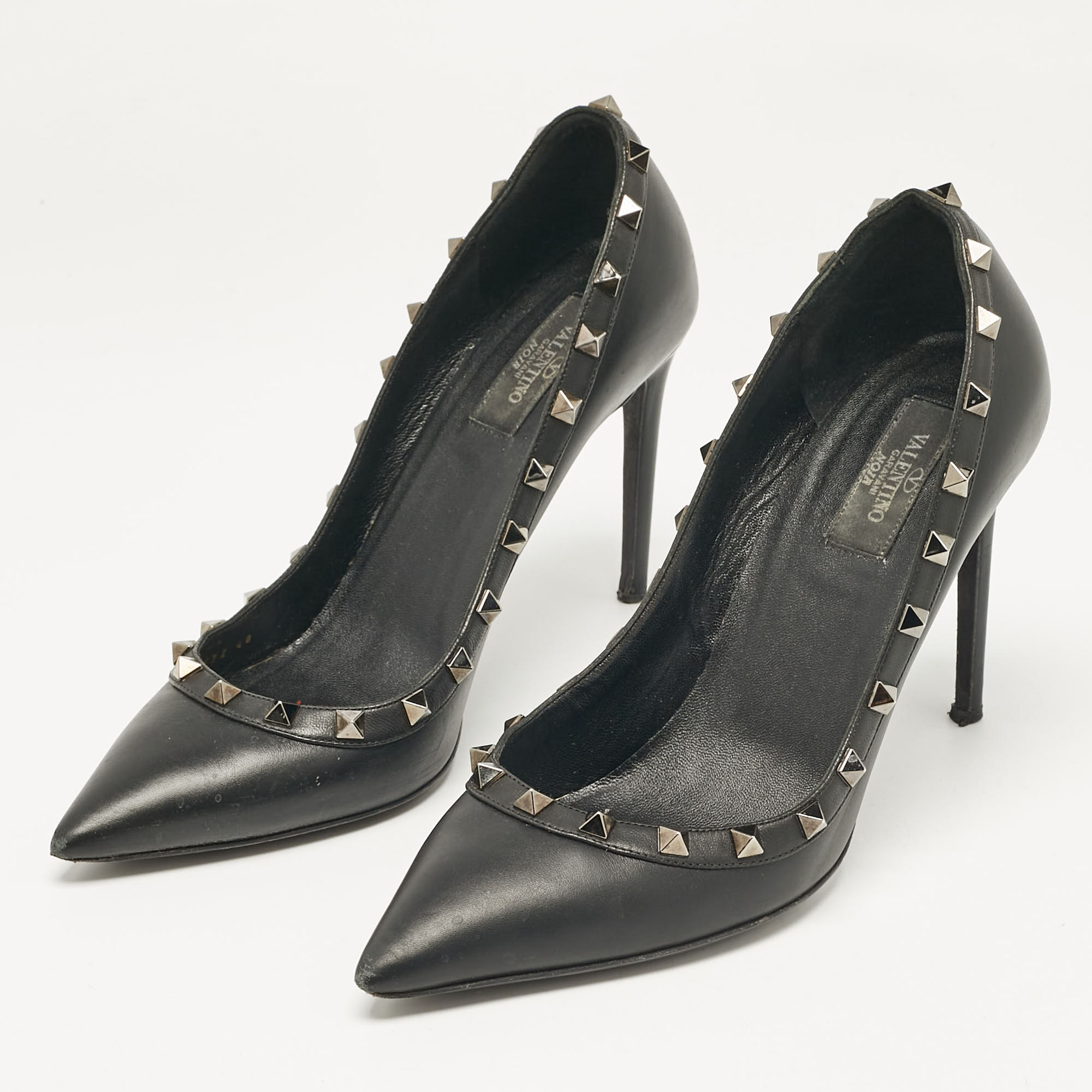 Valentino Black Leather Rockstud Pumps Size 40