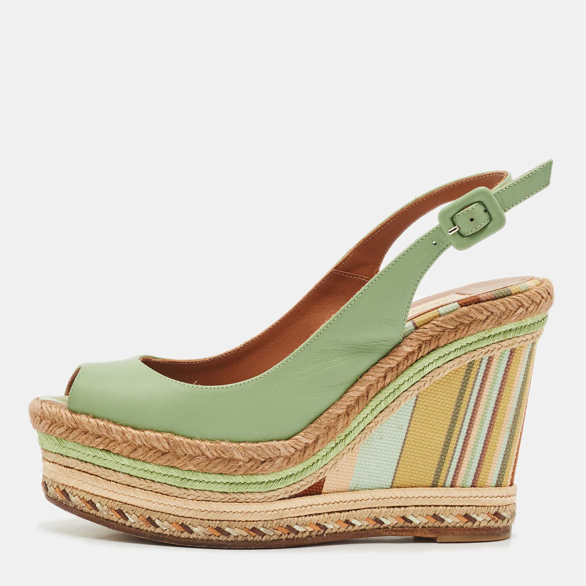 Valentino Light Green Leather Native Couture 1975 Wedge Espadrille Sandals Size
Valentino Light Green Leather Native Couture 1975 Wedge Espadrille Sandals Size