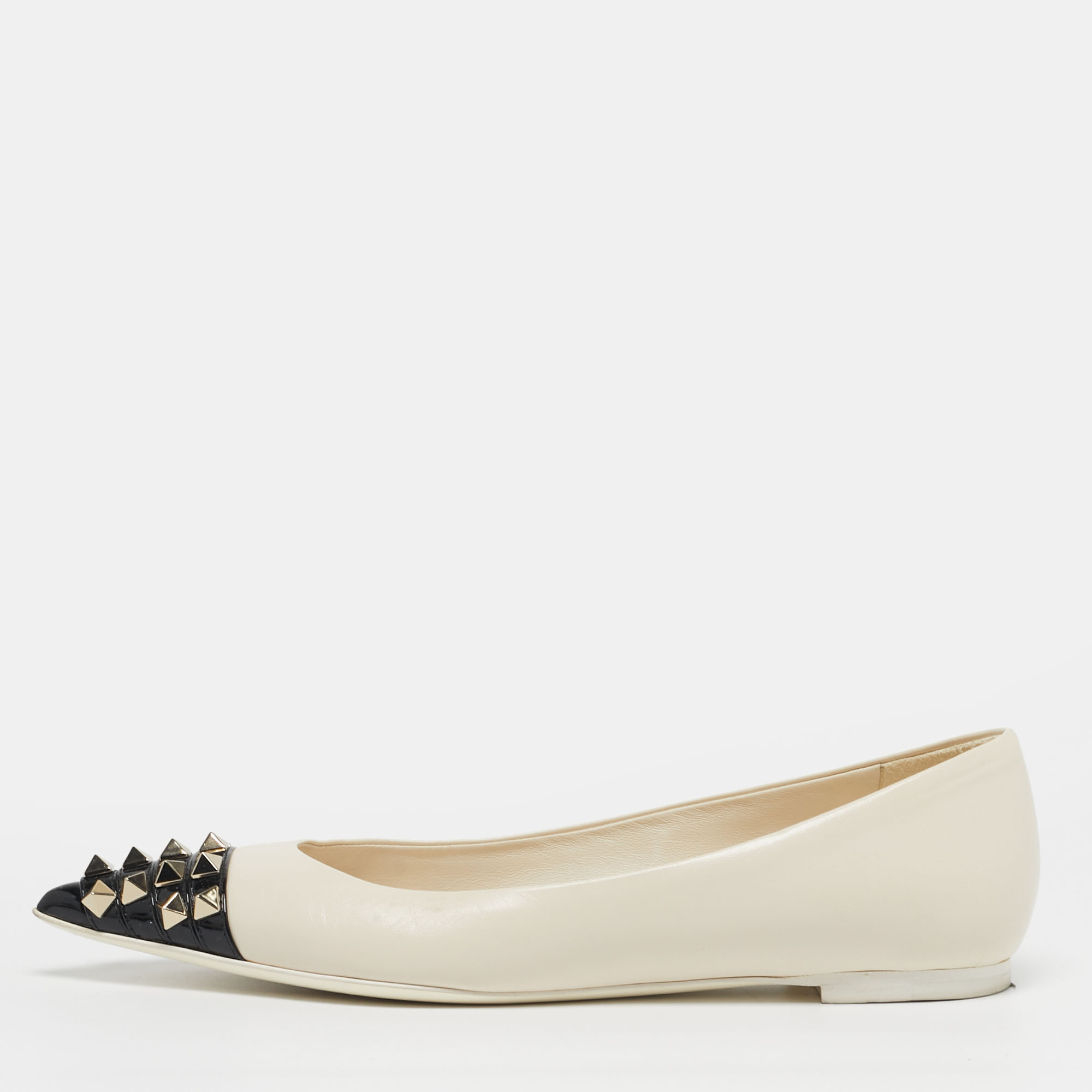 Valentino Rockstud Size White/Black Leather Pointed Cap Toe Ballet Flats
Valentino Rockstud Size White/Black Leather Pointed Cap Toe Ballet Flats
