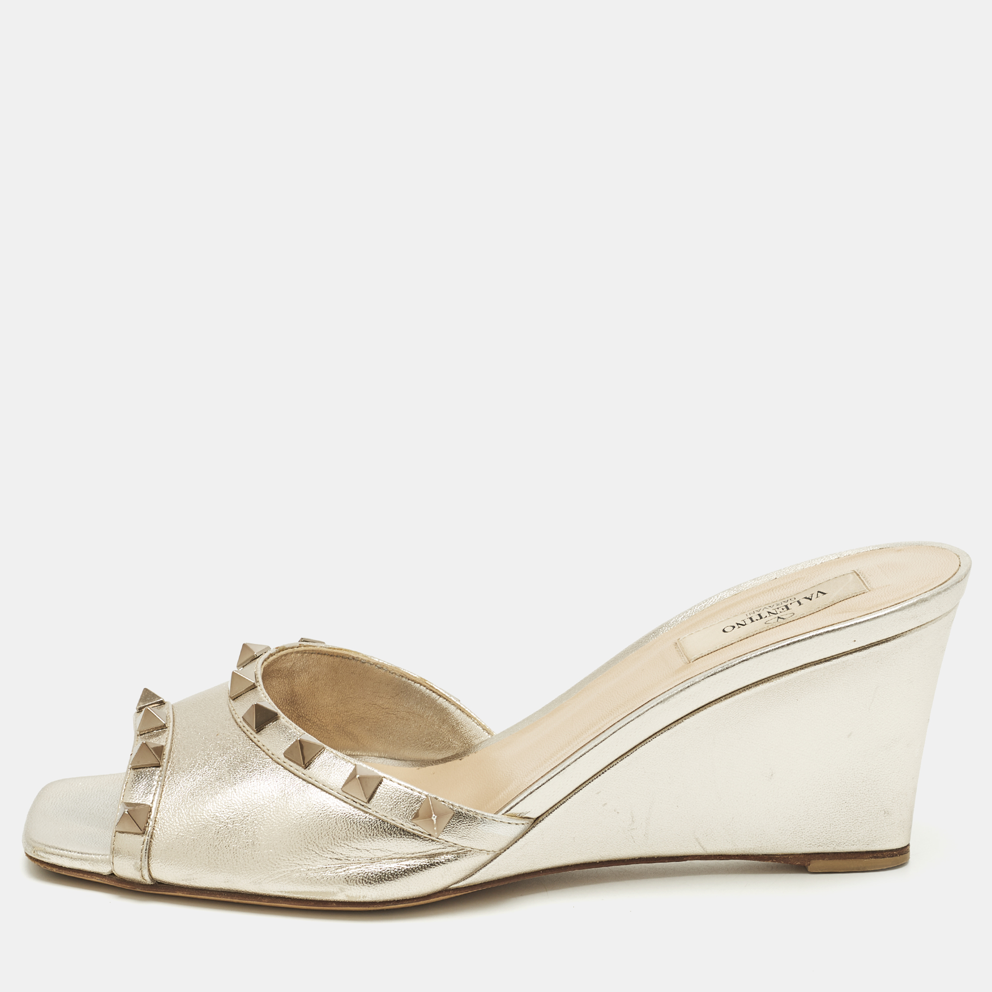 Valentino Rockstud Size Metallic Leather Wedge Sandals
Valentino Rockstud Size Metallic Leather Wedge Sandals