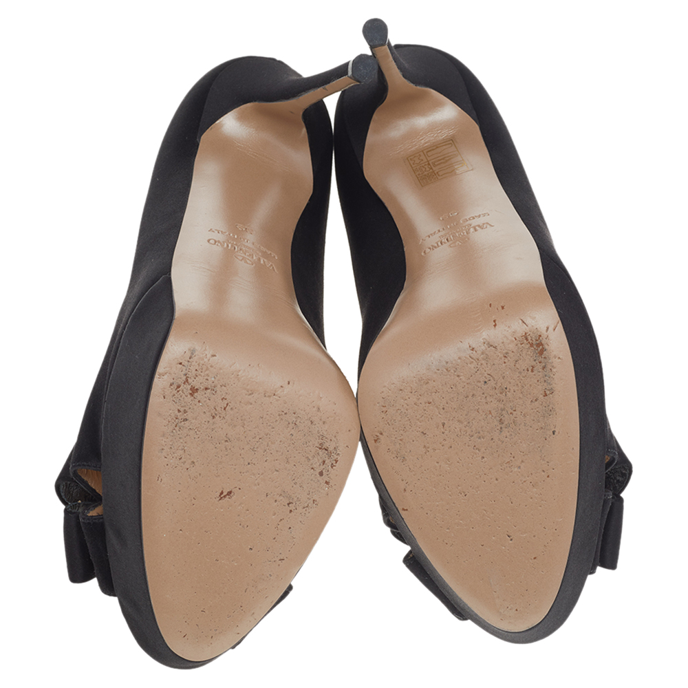 Valentino Black Satin Bow Peep Toe Platform Pumps Size 39