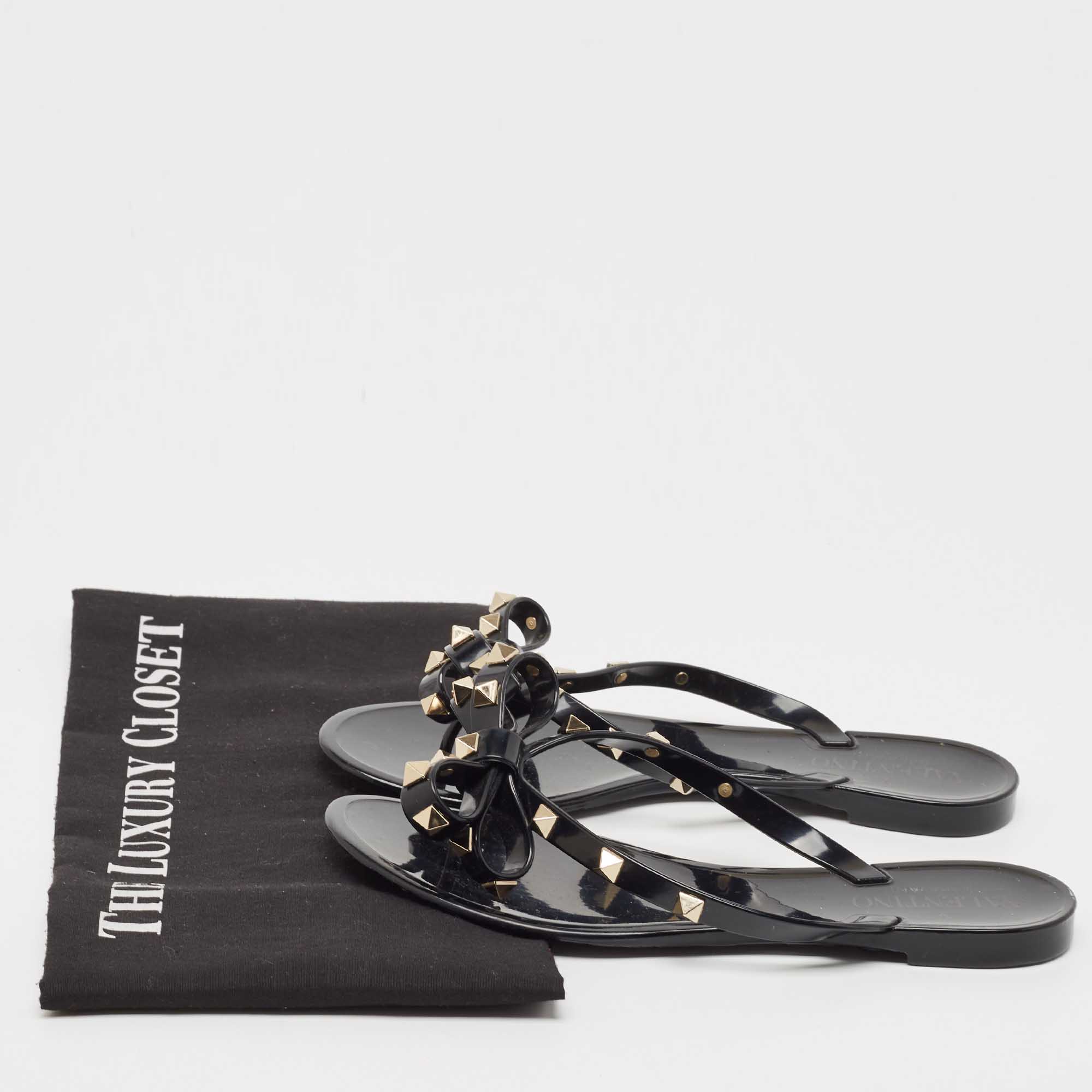 Valentino Black Rubber Bow Rockstud Thong Flats Size 35