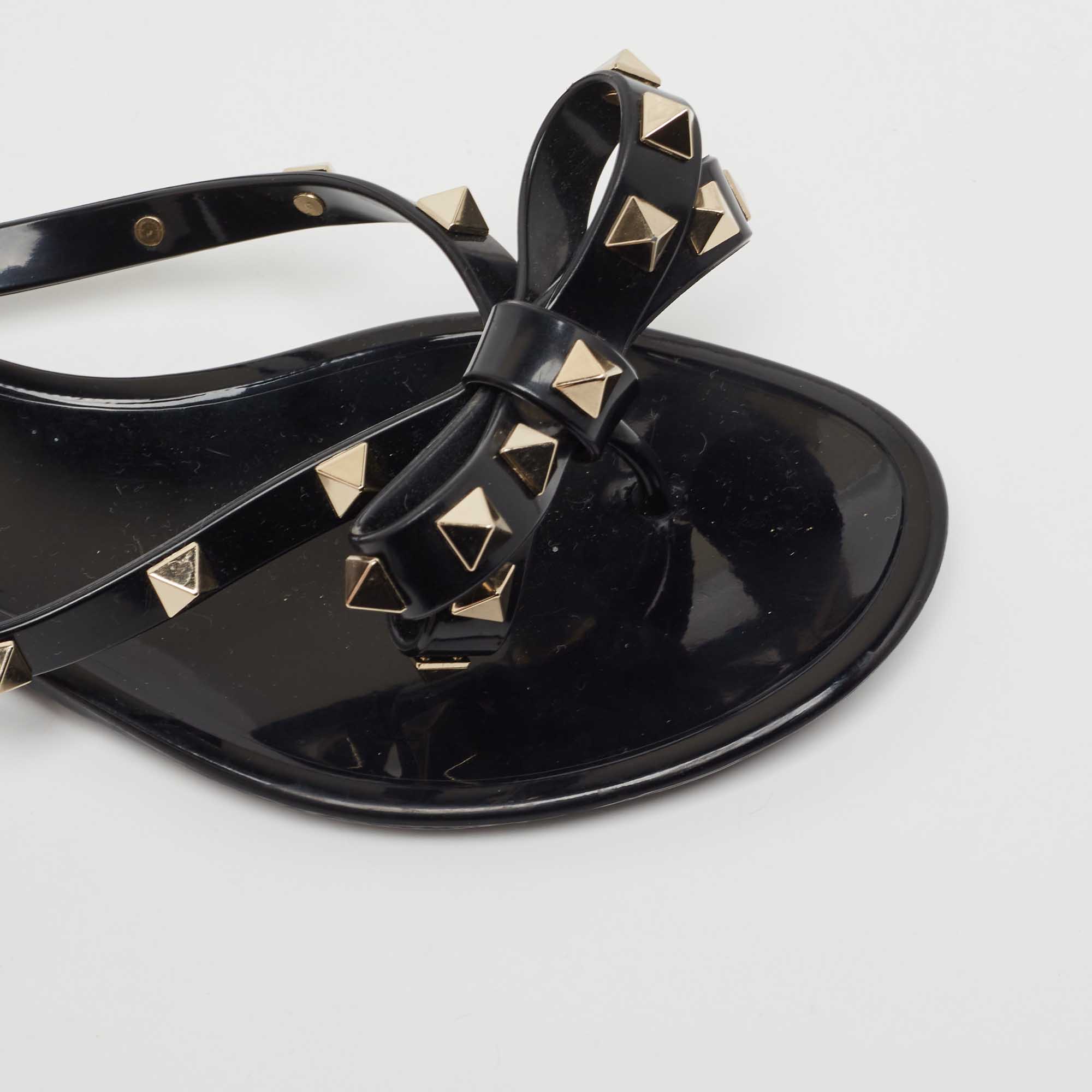 Valentino Black Rubber Bow Rockstud Thong Flats Size 35