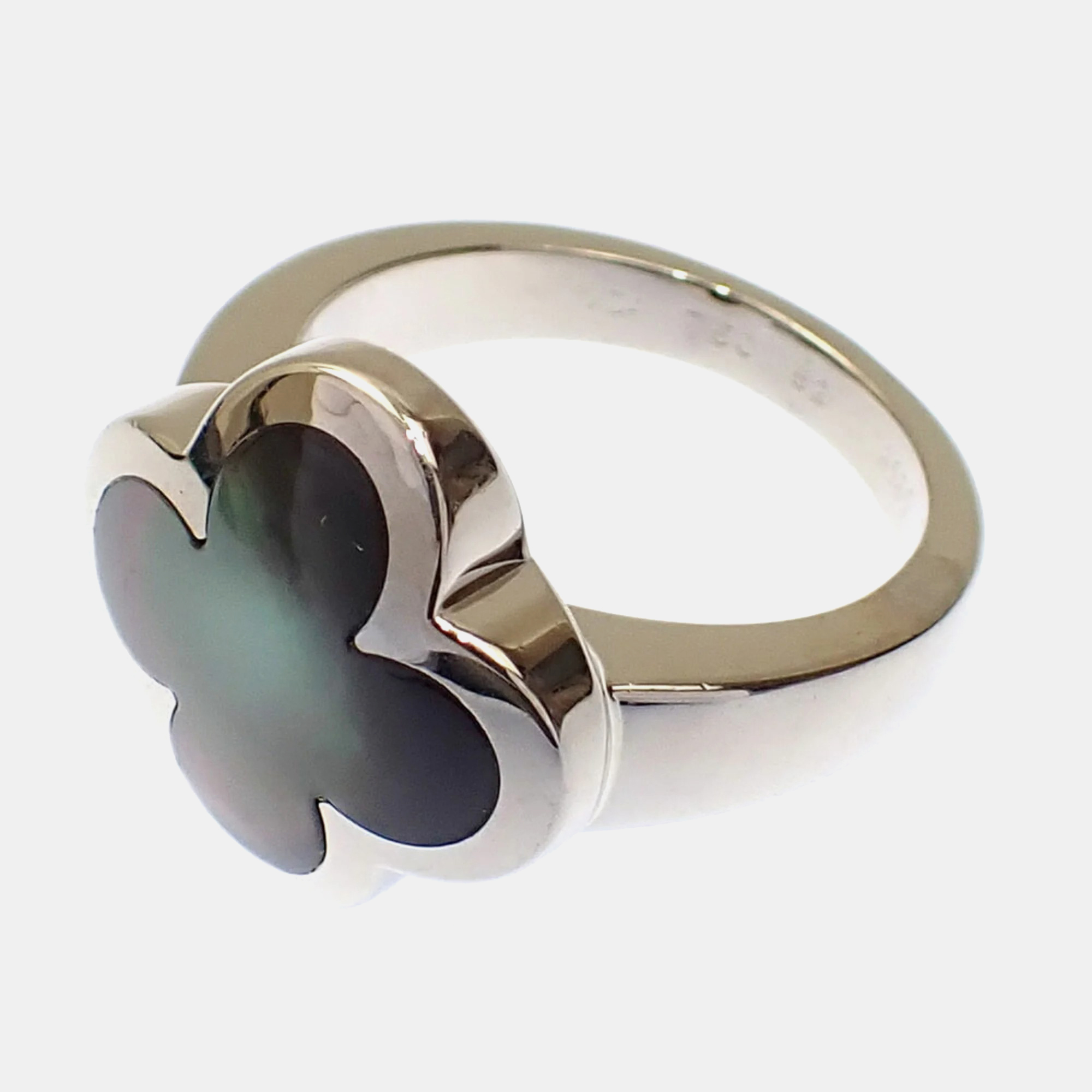 Van Cleef & Arpels 18k White Gold And Grey Mother Of Pearl Pure Alhambra Ring EU 52