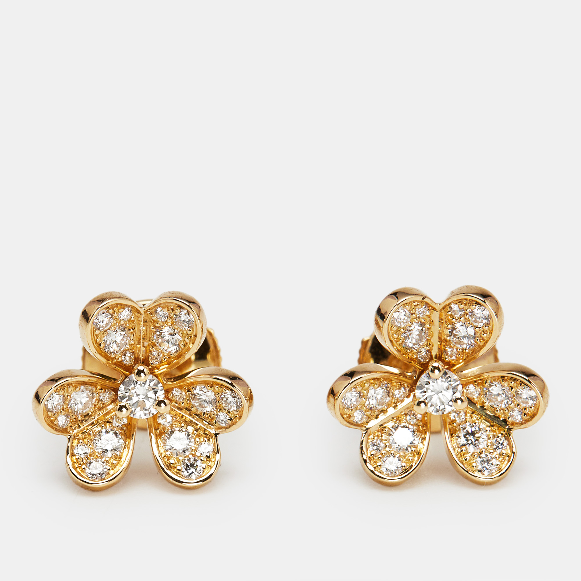 Van Cleef & Arpels Frivole Diamond 18K Yellow Gold Mini Model Stud Earrings
Van Cleef & Arpels Frivole Diamond 18K Yellow Gold Mini Model Stud Earrings