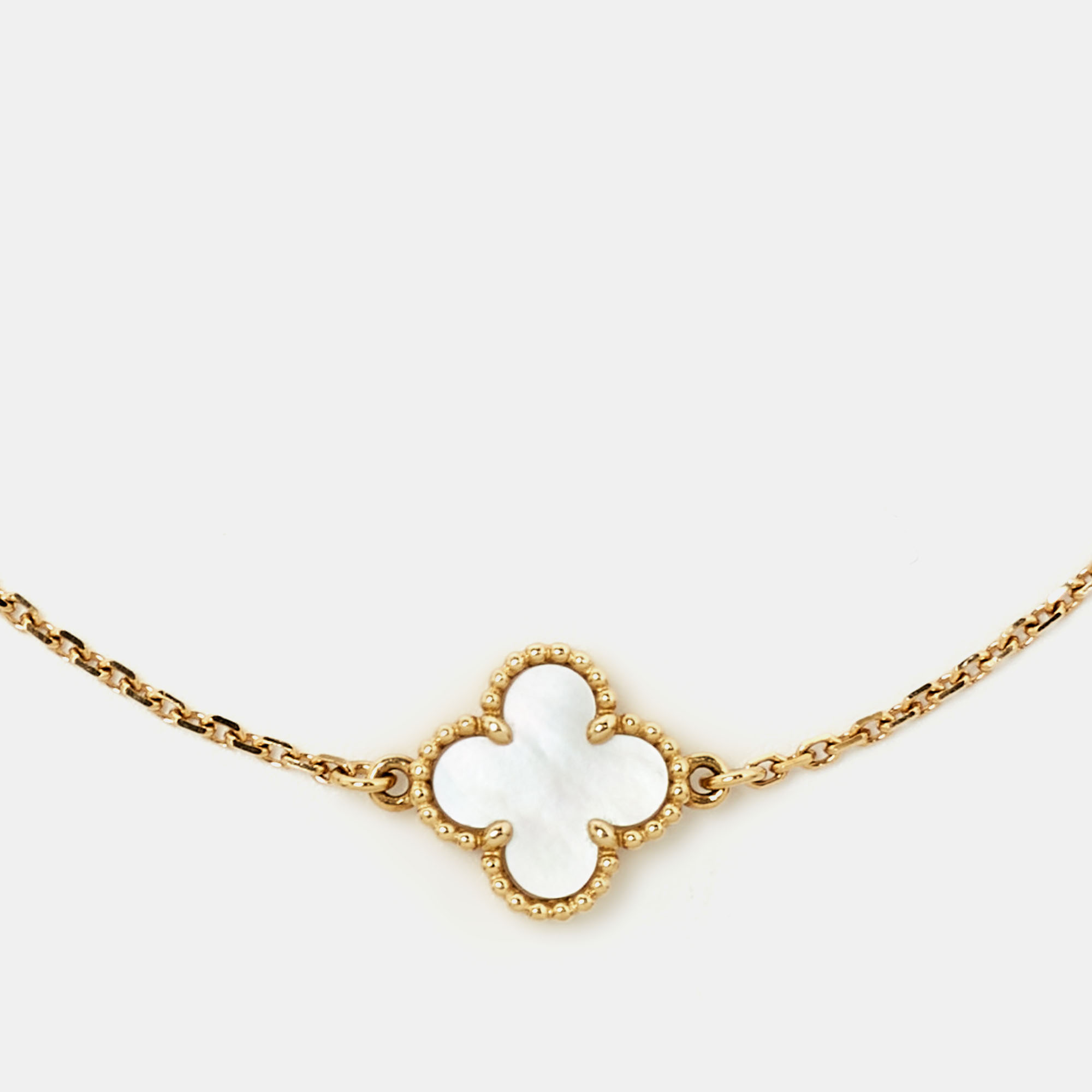 Van Cleef & Arpels Sweet Alhambra Mother of Pearl 18K Yellow Gold Bracelet 
Van Cleef & Arpels Sweet Alhambra Mother of Pearl 18K Yellow Gold Bracelet
