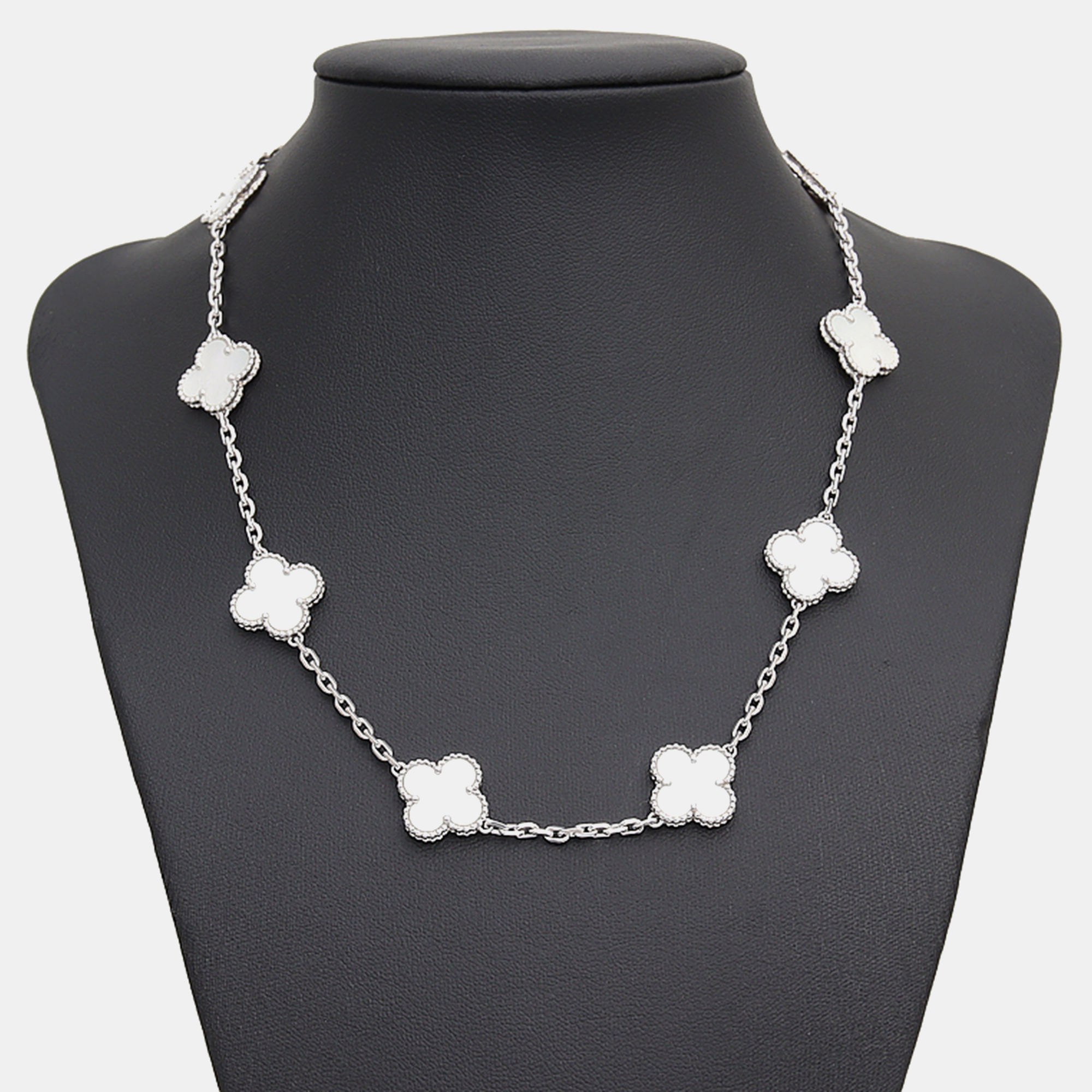 Van cleef & arpels 18k white gold and mother of pearl vintage alhambra 10 motifs necklace