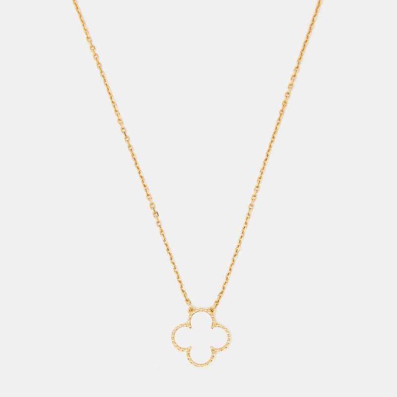 Van Cleef & Arpels Vintage Alhambra Mother of Pearl 18k Yellow Gold Necklace
Van Cleef & Arpels Vintage Alhambra Mother of Pearl 18k Yellow Gold Necklace