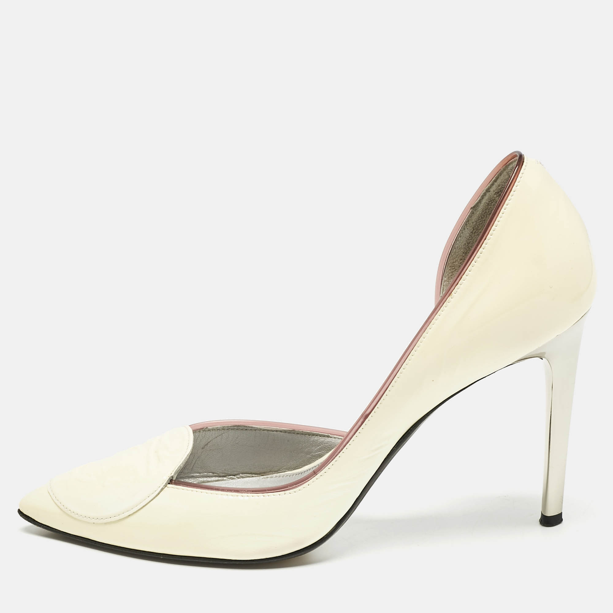 Versace Cream Patent Leather Medusa Pointed Toe D'orsay Pumps Size
Versace Cream Patent Leather Medusa Pointed Toe D'orsay Pumps Size