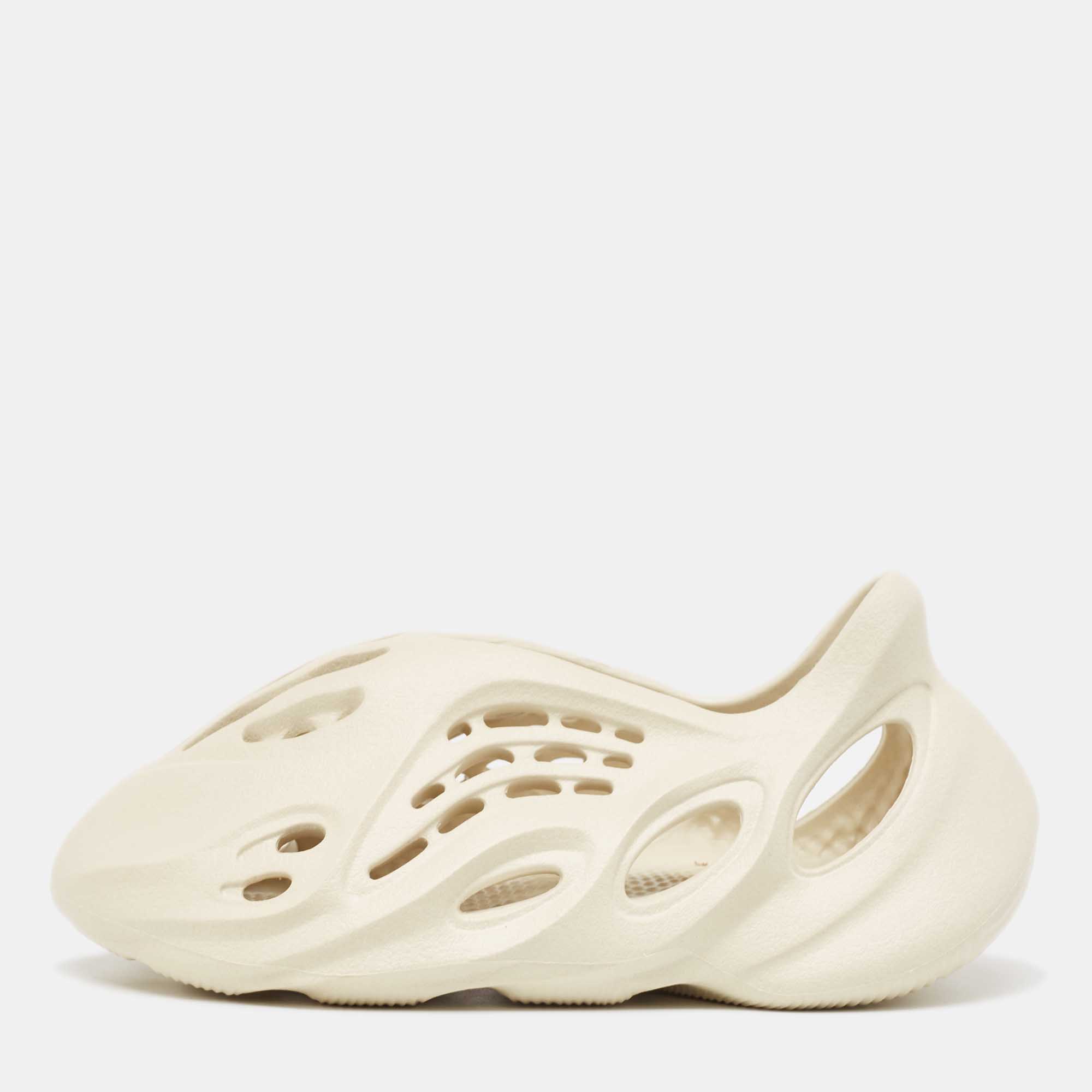 Yeezy x adidas cream rubber foam rnnr sand sneakers size 37