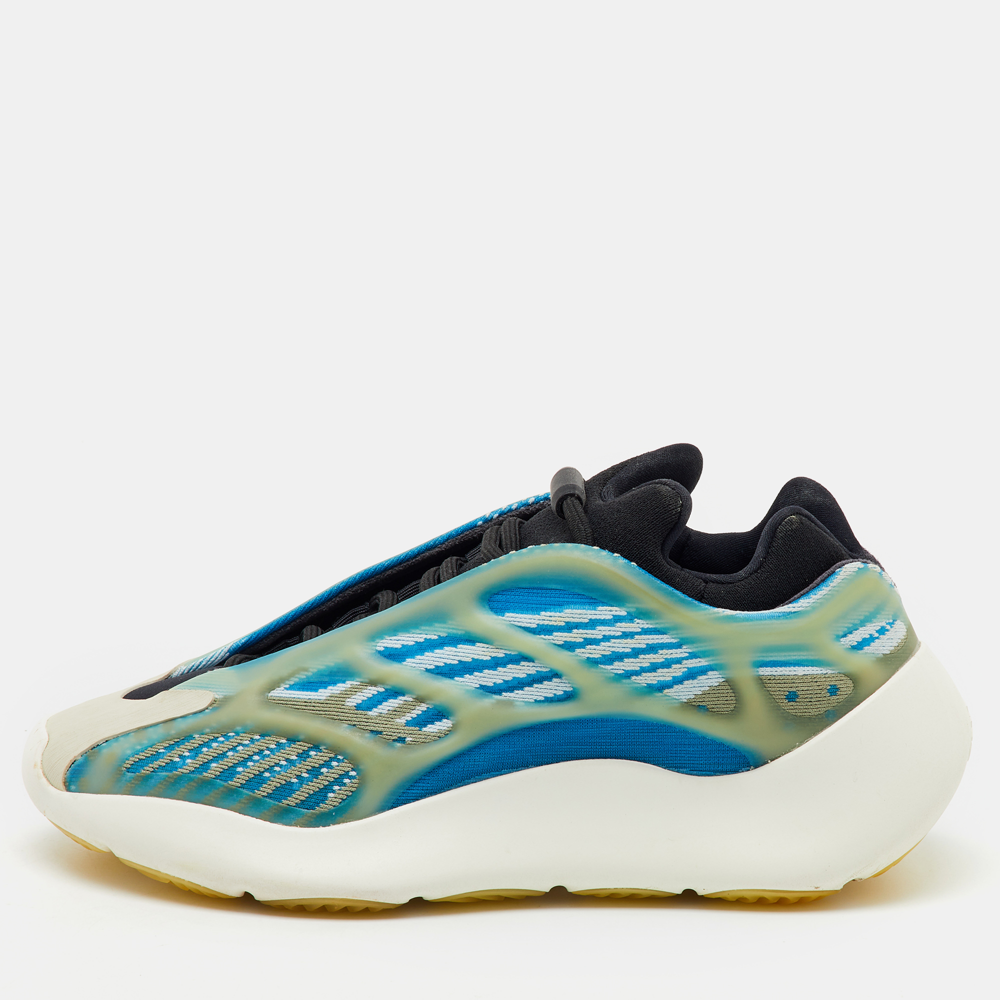 Yeezy x Adidas Blue/White Knit Fabric Yeezy 700 V3 Arzareth Sneakers Size 38
Yeezy x Adidas Blue/White Knit Fabric Yeezy 700 V3 Arzareth Sneakers Size 38