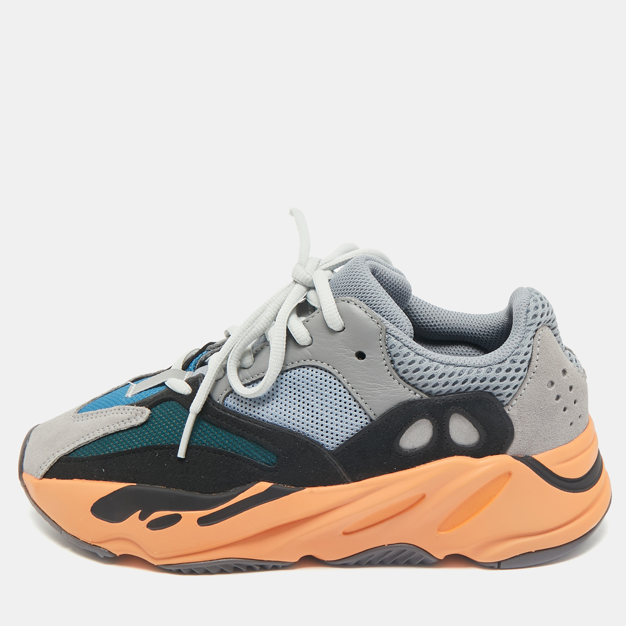 Yeezy x Adidas Multicolor Leather and Suede Boost 700 Wave Runner Sneakers Size 39 1/3
Yeezy x Adidas Multicolor Leather and Suede Boost 700 Wave Runner Sneakers Size 39 1/3