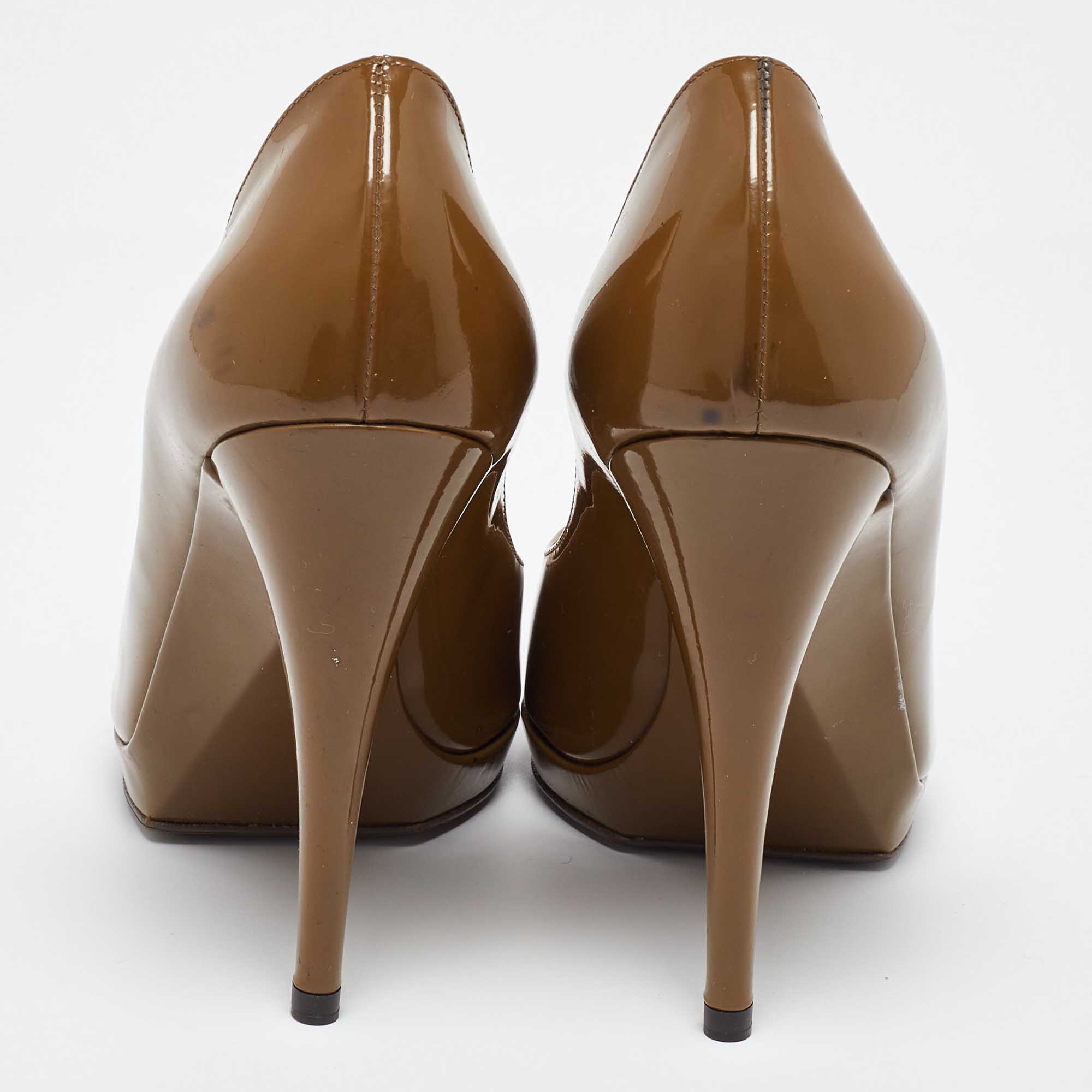 Yves Saint Laurent Brown Patent Leather Pointed Toe Pumps Size 38