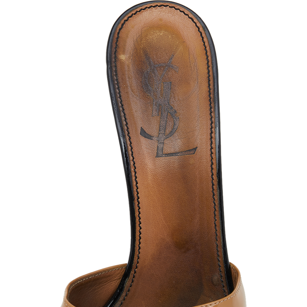 Yves Saint Laurent Beige Patent Leather Bow Sandals Size 39