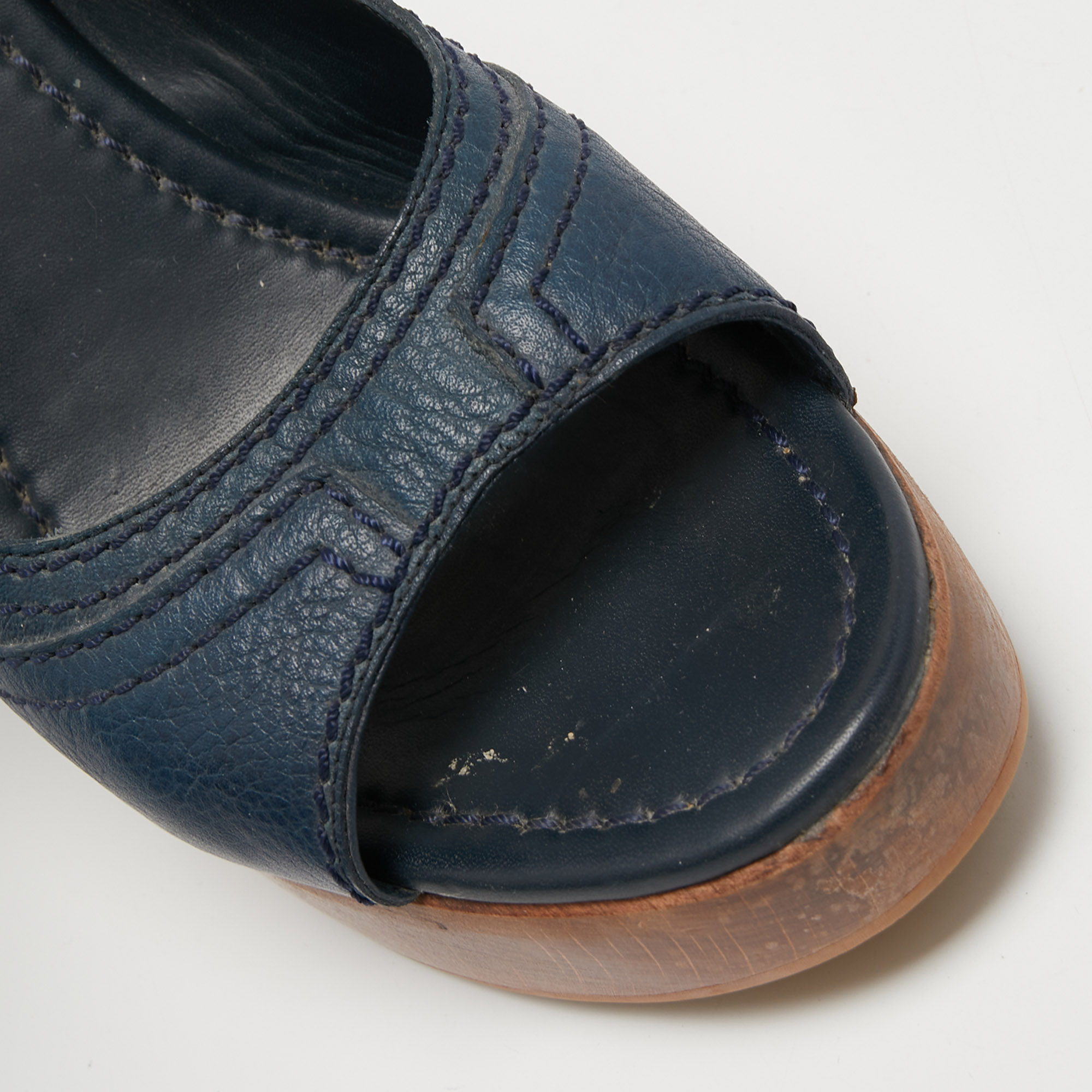 Yves Saint Laurent Blue Leather Slingback Sandals Size 38.5