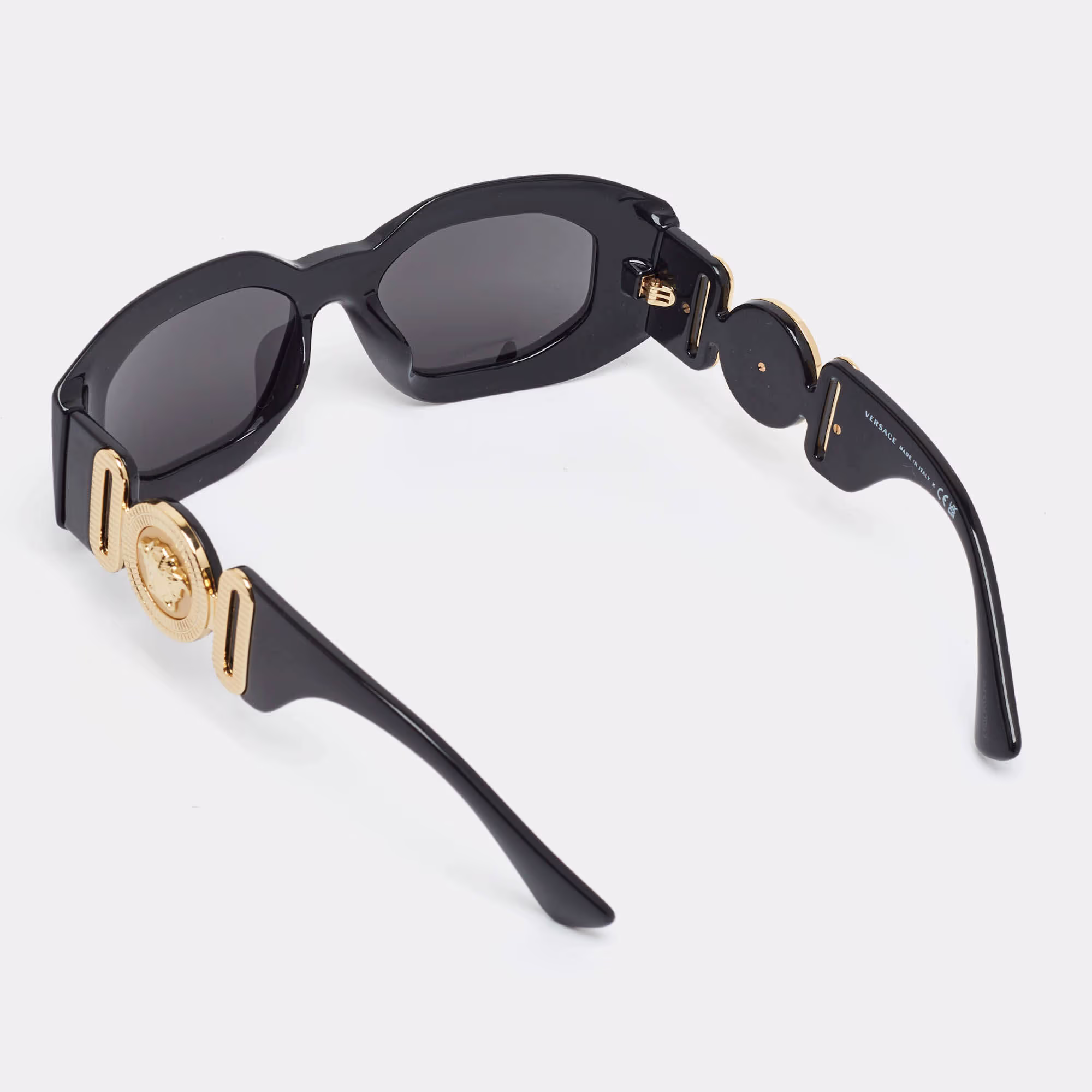 Pre-Owned Versace Black MOD 4425U Frame Sunglasses in Excellent Condition