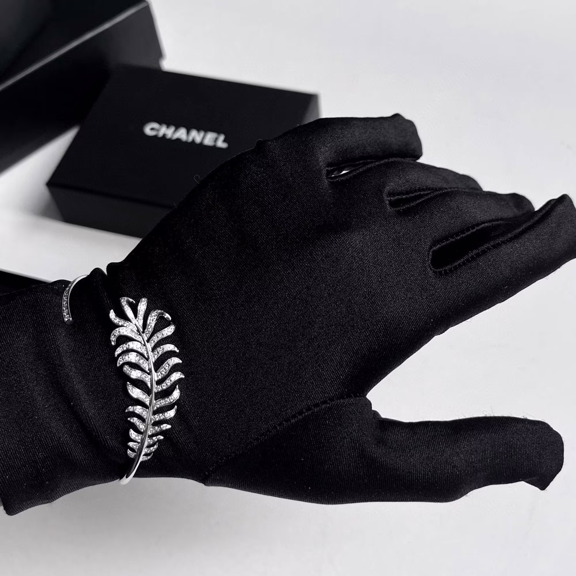 Chanel Plume De Chanel Feather 18K White Gold Diamonds Bracelet