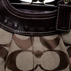 Pre Owned Coach Beige/Brown Signature Canvas and Leather Kiss Lock Shoulder Bag