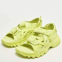 Pre Owned صندل حزام خلفي بالنسياجا تراك مطاط جلد صناعي أزرق مقاس 39