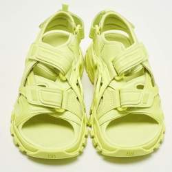 Pre Owned صندل حزام خلفي بالنسياجا تراك مطاط جلد صناعي أزرق مقاس 39