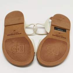 Pre Owned صنادل مسطحة جلد أبيض بشعار DG ورباط للكاحل دولتشي أند غابانا مقاس 31