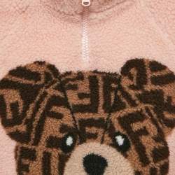 Pre Owned سويتر فندي للأطفال باللون الوردي المصنوع من الفرو ومطرز بشكل دب 3 سنوات