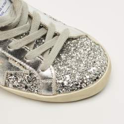 مملوكة مسبقًا حذاء رياضي لو توب جلد سويدي وبريق فضي جولدن جوس مقاس 32