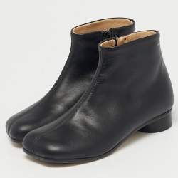 Pre Owned حذاء جزمة بكعب مارتن مارجيلا جلد أسود مقاس 29