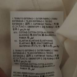 مملوكة مسبقًا مجموعة تي ش يرت قطن أبيض ووردي وتنورة ماكسي فيرساتشي 10 سنوات