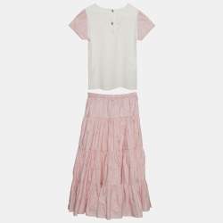 مملوكة مسبقًا مجموعة تي شيرت قطن أبيض ووردي وتنورة ماكسي فيرساتشي 10 سنوات