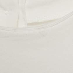 مملوكة مسبقًا مجموعة تي شيرت قطن أبيض ووردي وتنورة ماكسي فيرساتشي 10 سنوات