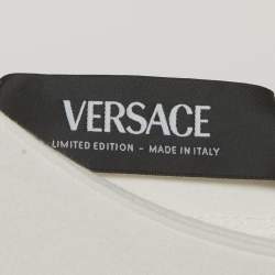 مملوكة مسبقًا مجموعة تي شيرت قطن أبيض ووردي وتنورة ماكسي فيرساتشي 10 سنوات