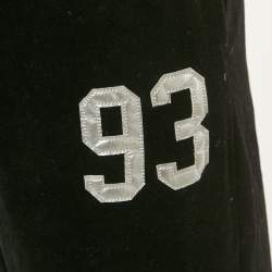 Pre Owned بنطلون رياضي قماش مخمل أسود بتطريز 93 من قرود الاستحمام مقاس كبير (لارج)