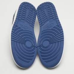 مملوكة مسبقًا حذاء رياضي نايك اير جوردن جوردن 1 ريترو جلد أزرق/أبيض بعنق منخفض مقاس 44