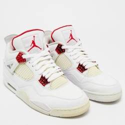 مملوكة مسبقًا Air Jordans White Leather Jordan 4 Retro Metallic Red Sneakers Size 45